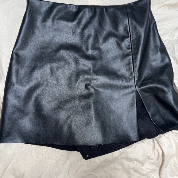 Zara Dresses & Skirts - Zara Vegan Leather Skort